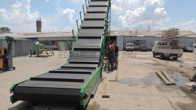 Banda transportoare deseuri