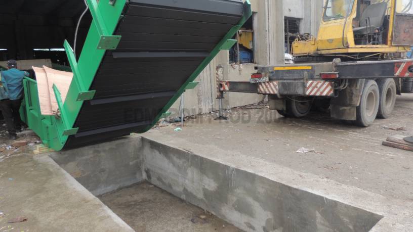 Banda transportoare deseuri