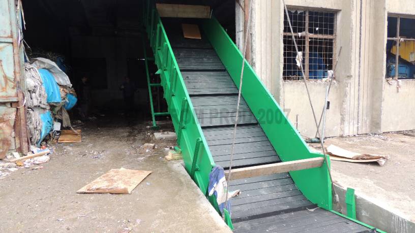 Banda transportoare deseuri